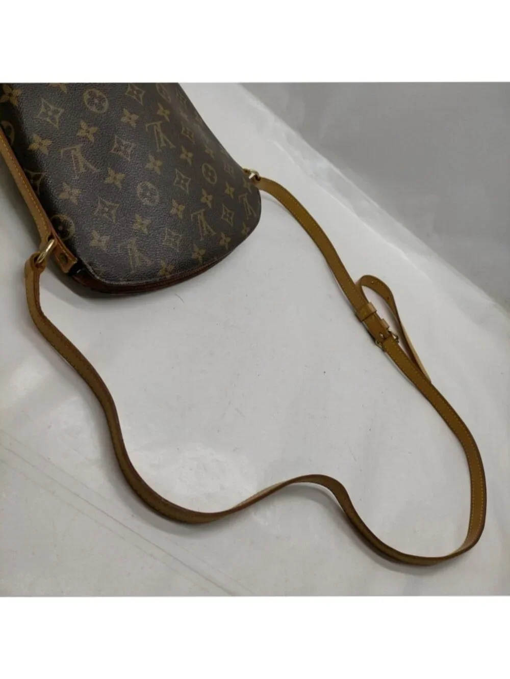 Authentic Louis Vuitton Drouot Monogram Canvas Crossbody Bag Vintage